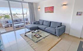 2Br Seaview Apt In Prime Location 1 Min From Sea